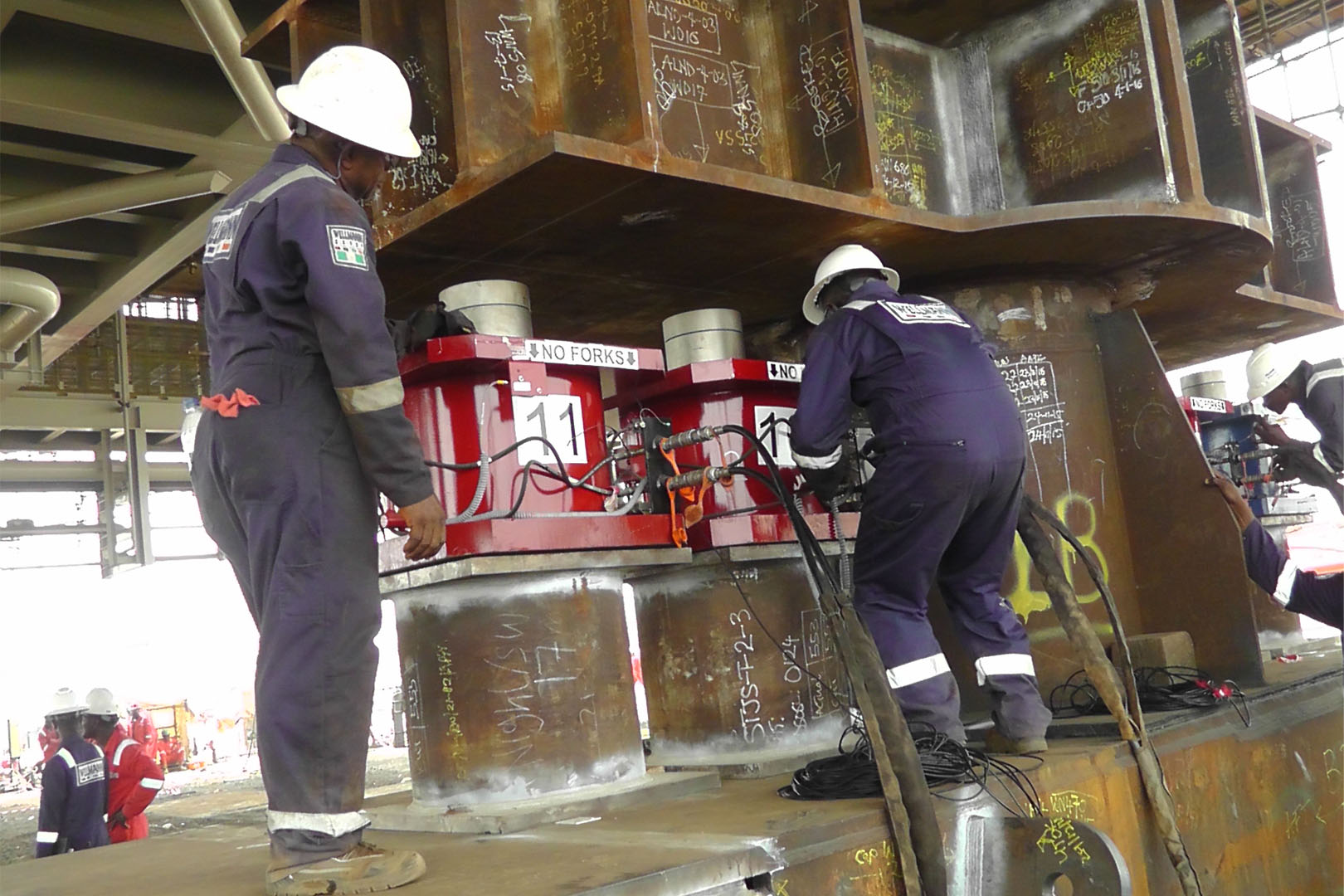 Heavy duty compression load cells from Eilersen with capacity 500ton used for load measurement