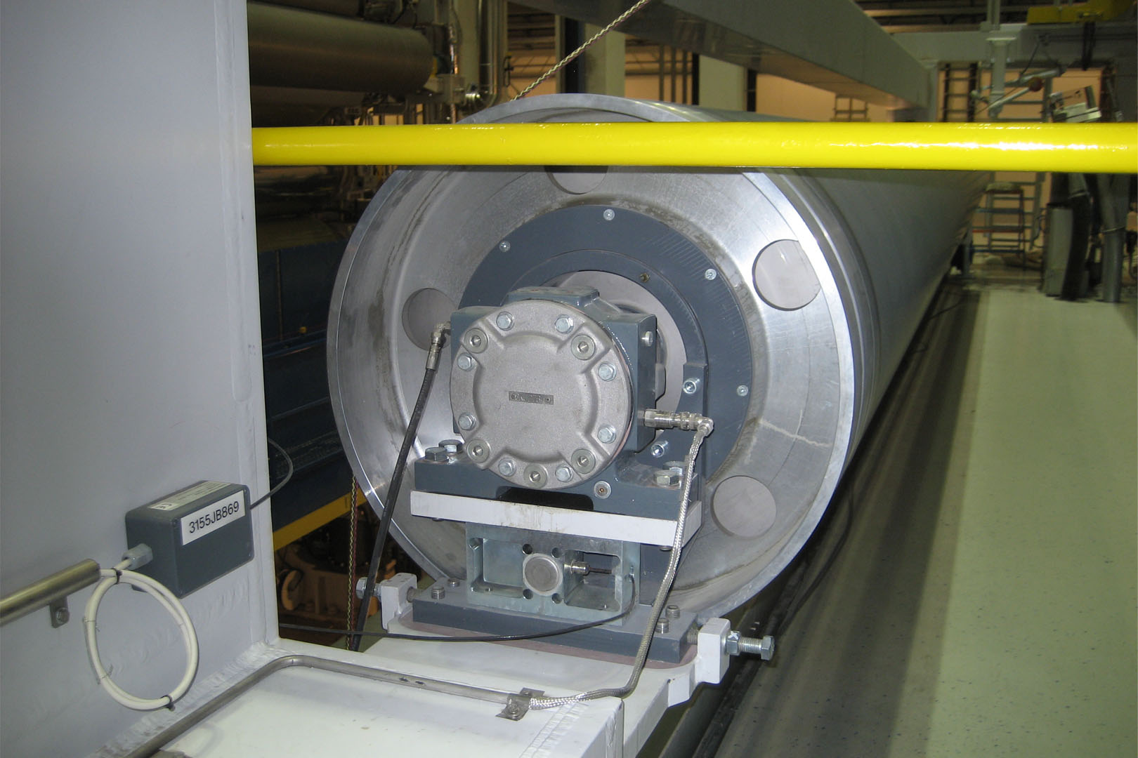 Web tension measurement application large roller