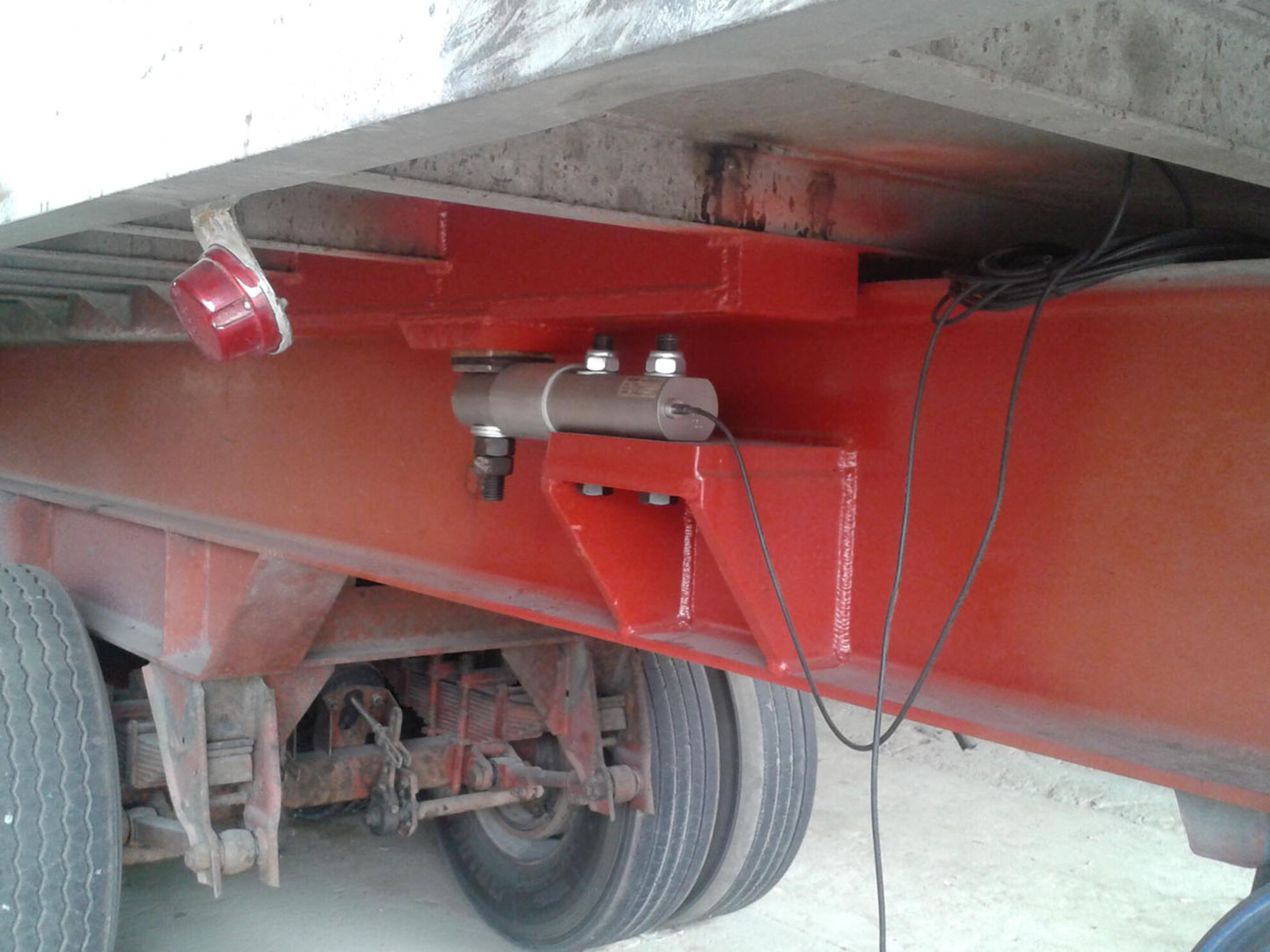 Eilersen robust load cells installed on dumper